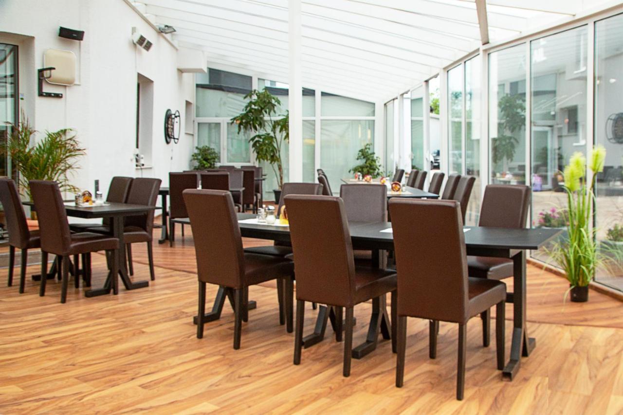 Hotel Khail Maria Lanzendorf Luaran gambar
